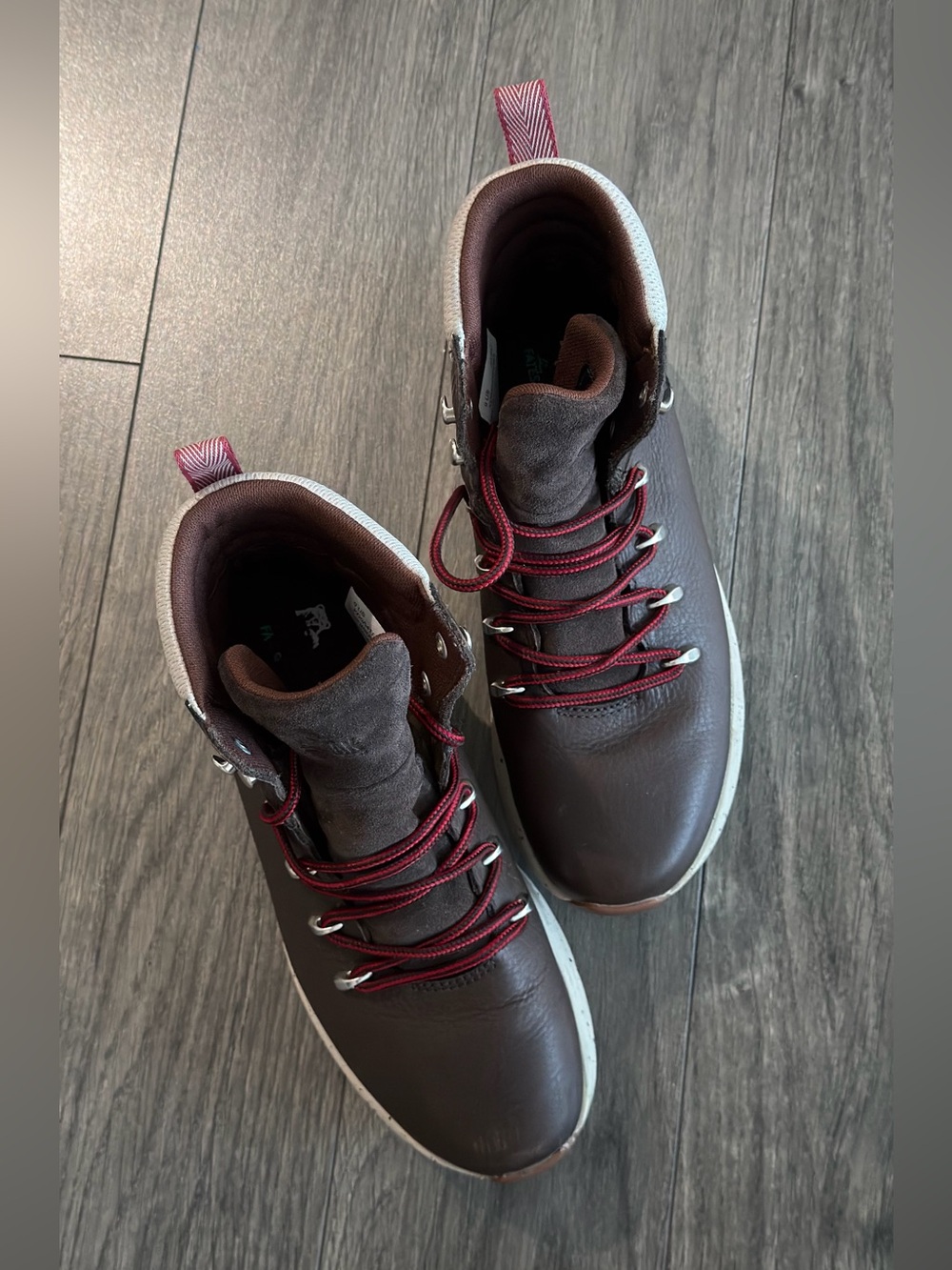 Kodiak Brown Leather Boots with Red Laces